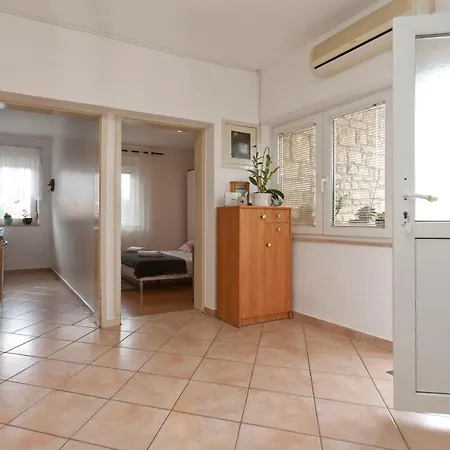 Nade Apartment *